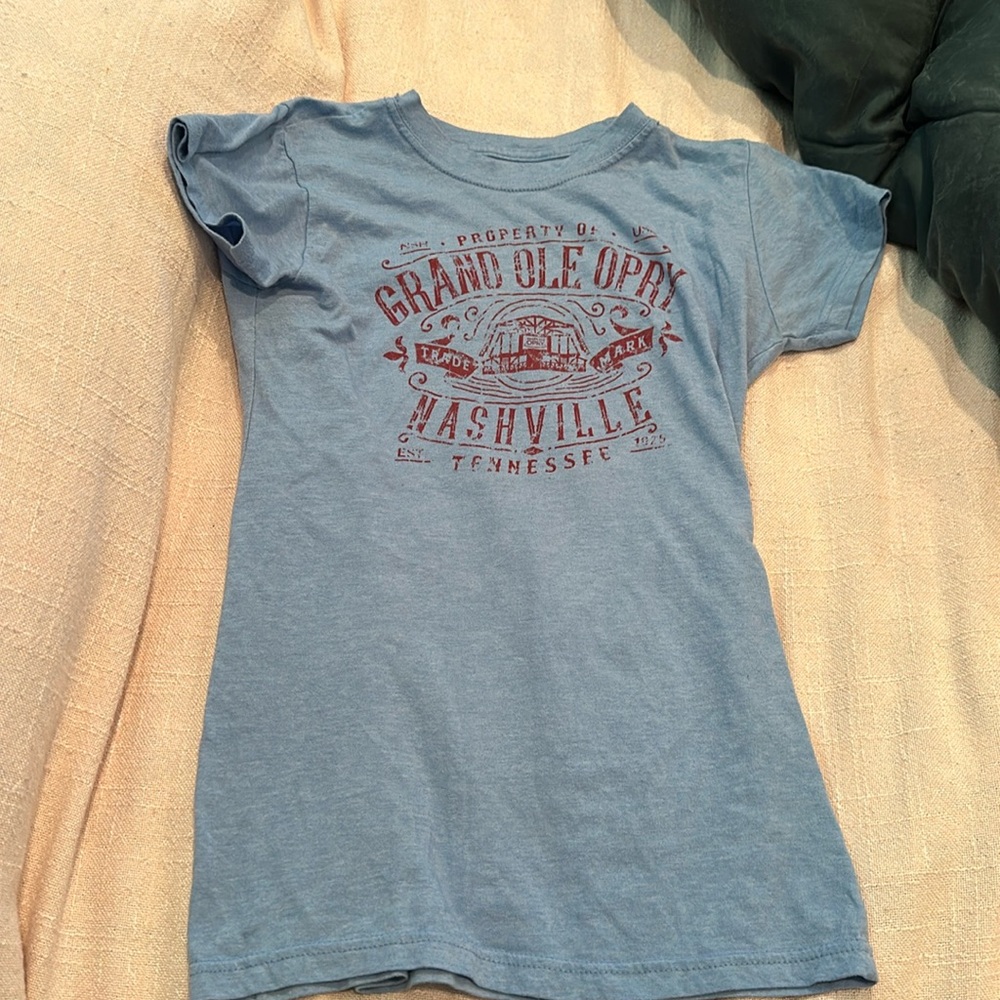 Grand Ole Opry Blue tee sz Small